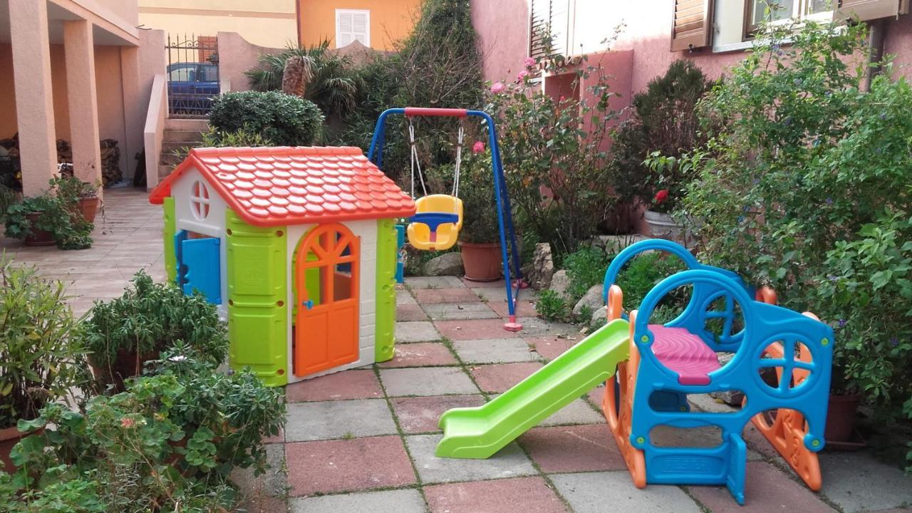 Corte Mannoni Porto Pozzo Buitenkant foto