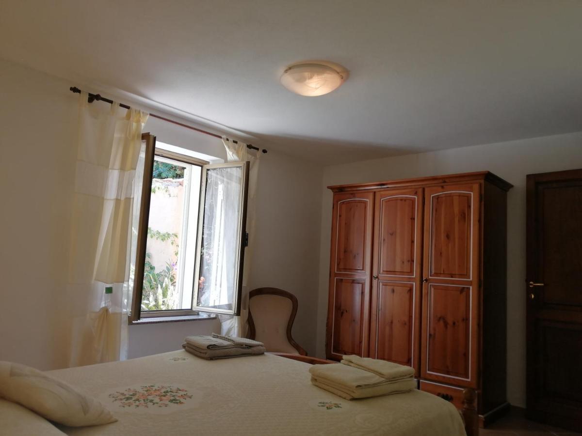 Corte Mannoni Porto Pozzo Buitenkant foto