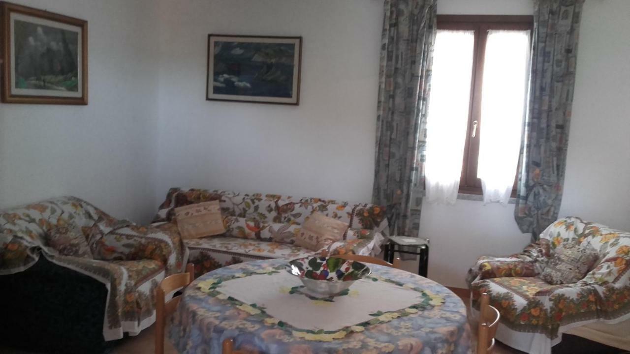 Corte Mannoni Porto Pozzo Buitenkant foto